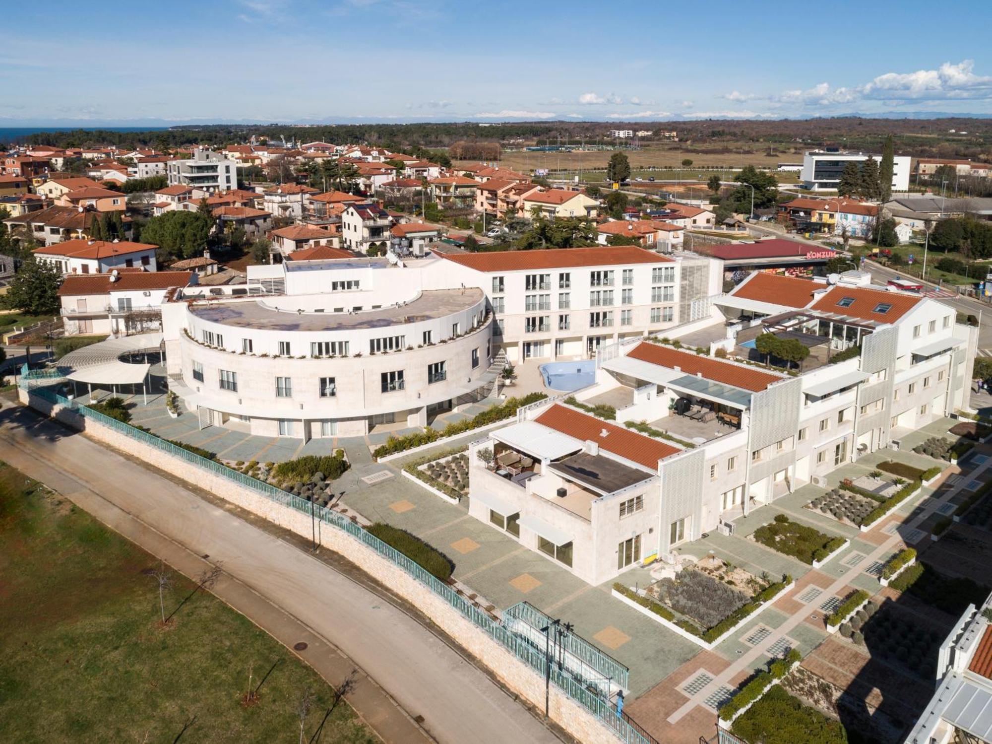 Humagum Sea View Apartment - Garden Palace Umag Exterior foto
